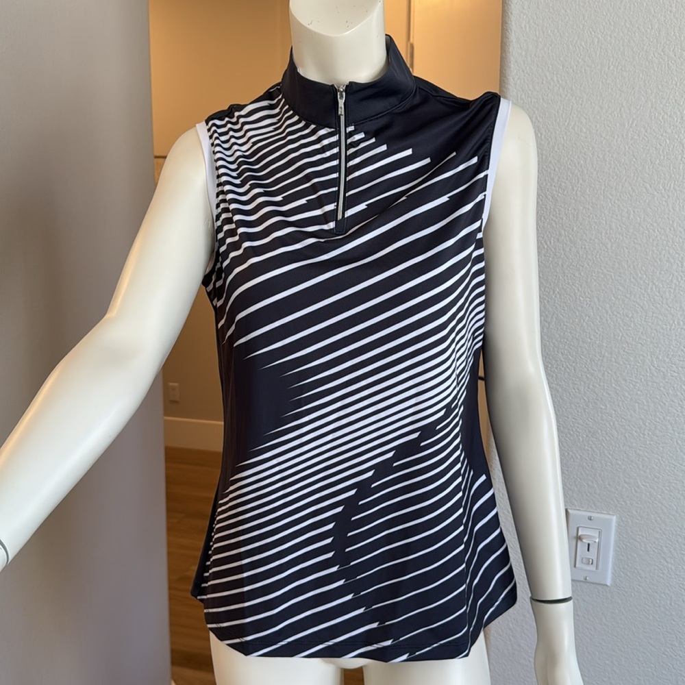 Nivo Women’s 1/2 zip printed Sleeveless golf mock top size large